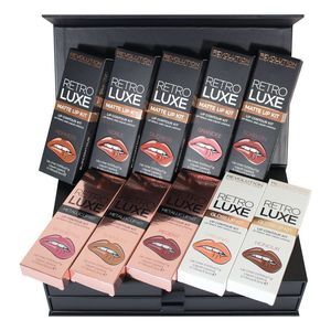 Makeup Revolution Набор для макияжа Retro Luxe Lip Vault
