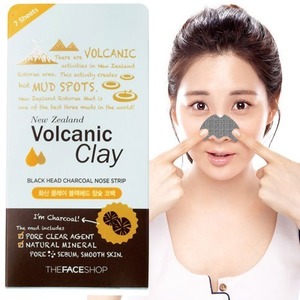 The Face Shop Black Head Volcanic Clay Charcoal Nose Strip