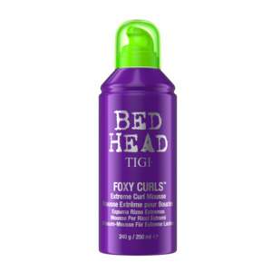 TIGI Мусс для создания эффекта вьющихся волос / BED HEAD FOXY CURLS 250 мл